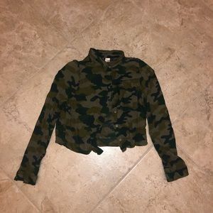 H&M crop top button up